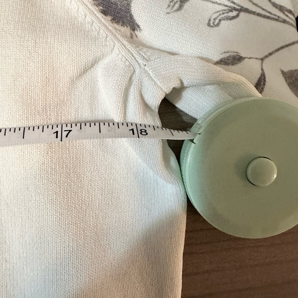 Alfred Dunner Cream 3/4 Sleeve Graphic Blouse - Picture 8 of 8